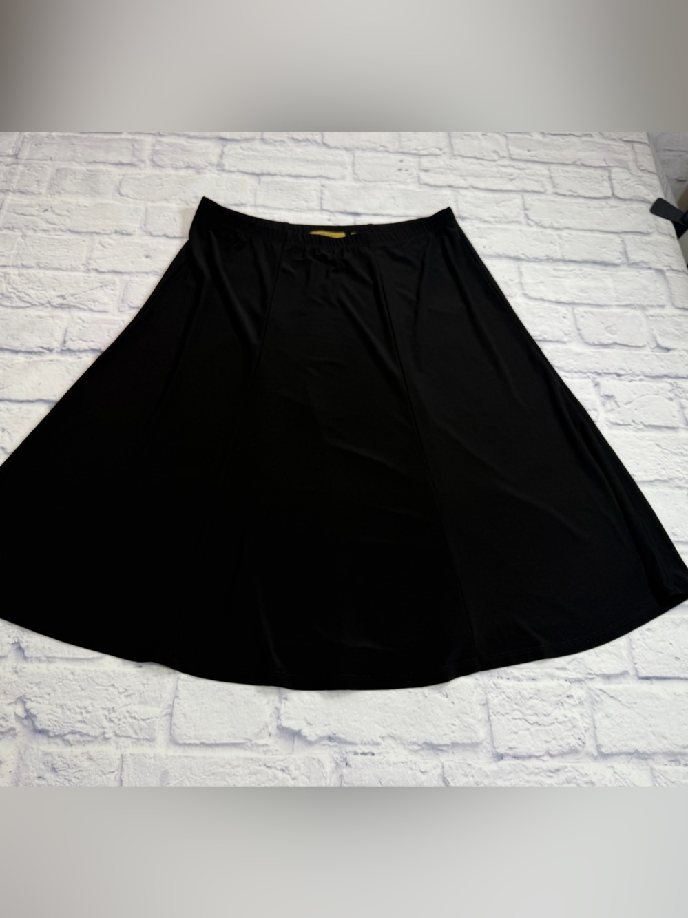 Valerie Stevens Black A-Line Women's Skirt w/ Stretch. Size M.